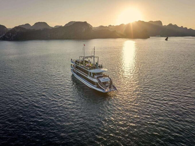 Premium Halong Day Cruise With Buffet Lunch, Cave & Island - Tips for an Enjoyable Experience