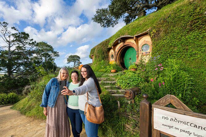Premium Hobbiton Small Group Day Tour from Auckland - Authenticity and Experience