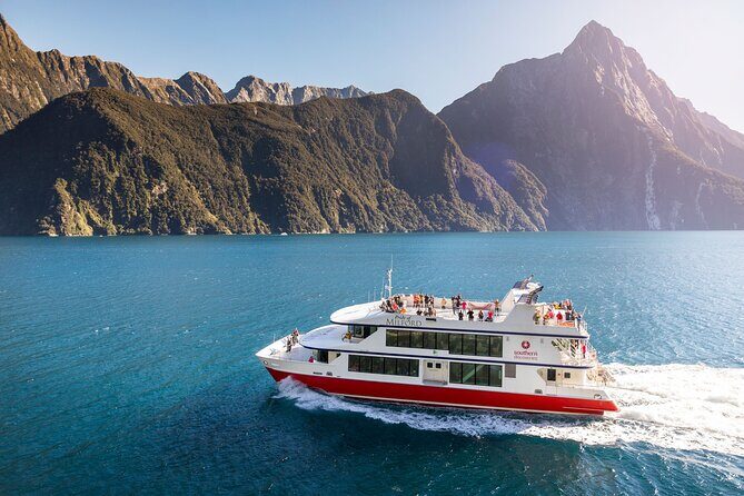 Premium Milford Sound Cruise & Milford Track Walk From Te Anau - What Makes This Tour Stand Out?