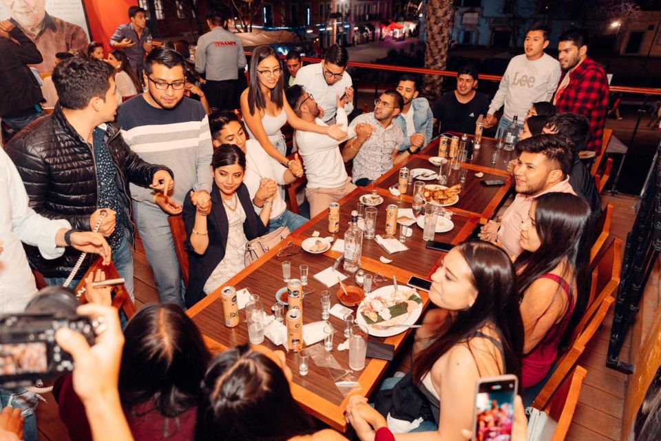 PREMIUM Night Tour: Mariachi Music, Garibaldi Show & Tacos - Exclusive and Comfortable Journey
