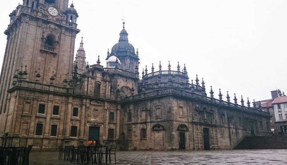 Premium Porto Santiago Compostela Tour, Lunch & Wine Tasting - Itinerary