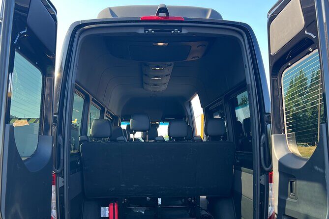 Premium Transfer From Seattle to SEATAC Airport(or Reverse Trip) - The Sum Up