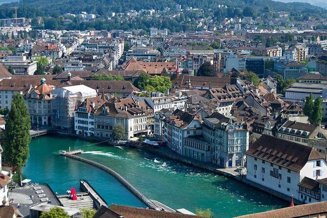 Premium Transfer from Zürich Airport to Luzern or from Luzern to Zurich airport - A Closer Look at the Transfer Service
