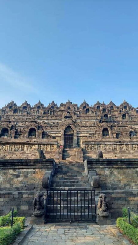 Previlege Borobudur Structure Climb up by Onim - The Sum Up