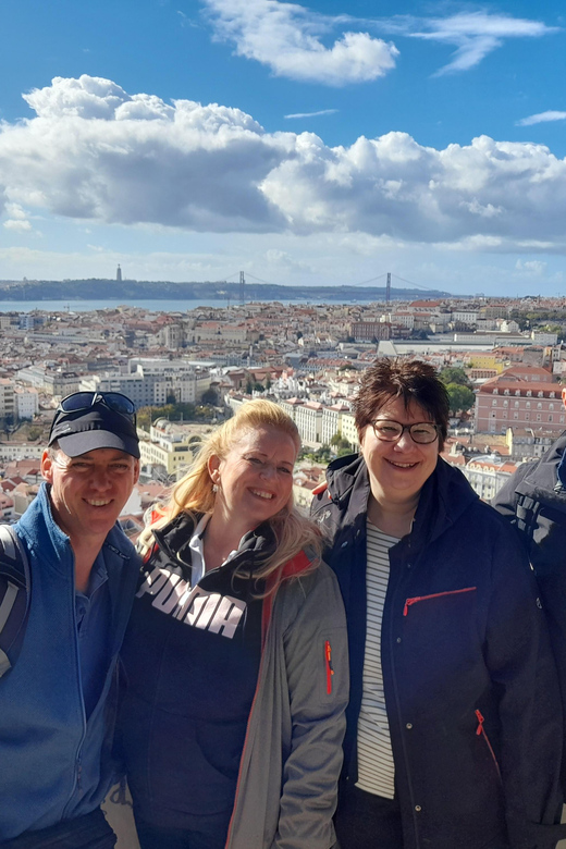 Privat Walking Tour in Alfama, Baixa, Chiado - FAQs