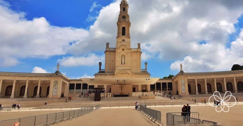 Private 1-Day Tour to Fátima Batalha Nazaré and Óbidos - Who Will Love This Tour?