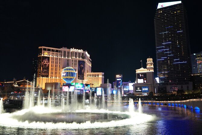 Private 1-Day Tour to Hoover Dam and Las Vegas from Los Angeles - The Drive to Las Vegas: A City of Lights