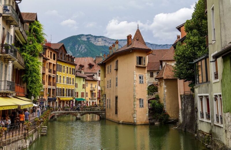 Private 2-Hour Walking Tour of Annecy With Official Guide - Customer Feedback and Ratings