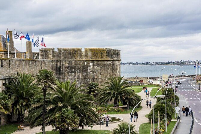 Private 2-hour Walking Tour of Saint Malo with private official tour guide - Key Points
