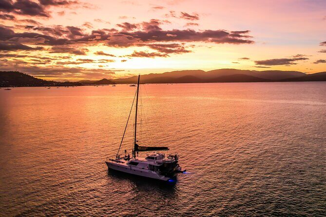 Private 2hr Yacht Hire Whitsundays - Music and Atmosphere