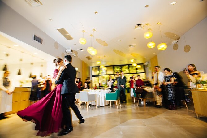 Private 3 Hour Wedding Reception Photography With Lunch in Tokyo - Capturing Timeless Memories