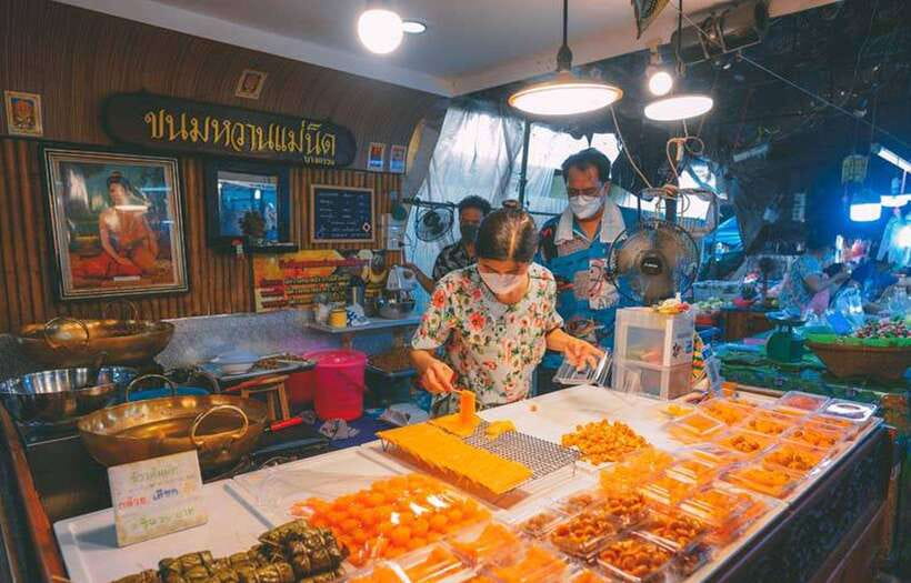 Private 3 IG Cafe + Don Wai Floating Market: From Bangkok - Hotel Pick-up and Drop-off