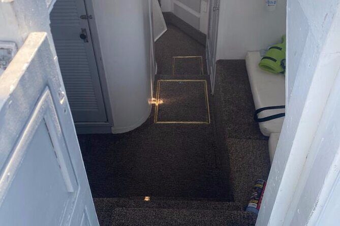 Private 38' Defender Sportfishing/Swim with Pigs in Nassau - FAQ