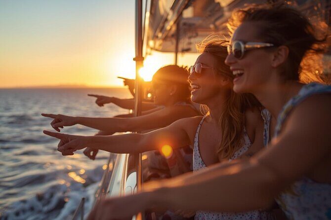 Private 38ft Yacht Charter in Cabo San Lucas Custom Cruise - Setting the Scene: What Does the Tour Offer?