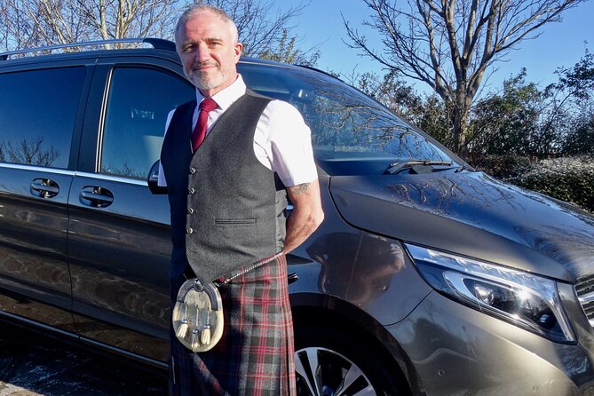 Private 4 Hour Tour of Edinburgh in a Spacious 6-seater Mercedes - Edinburgh Castle Exploration