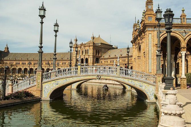 Private 4-hour Walking Tour of Sevilla with official tour guide - Why This Tour Stands Out