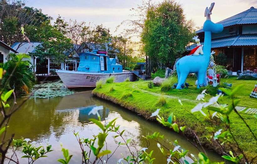 Private 4 IG Café Tour in Nakhon Pathom From Bangkok - Café With a Mini-Zoo of Friendly Animals