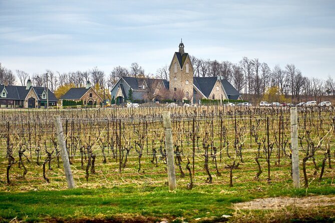 Private 5 Hour Wine Tour in Niagara-on-the-Lake - Start in Niagara-on-the-Lake: The Town’s Charm