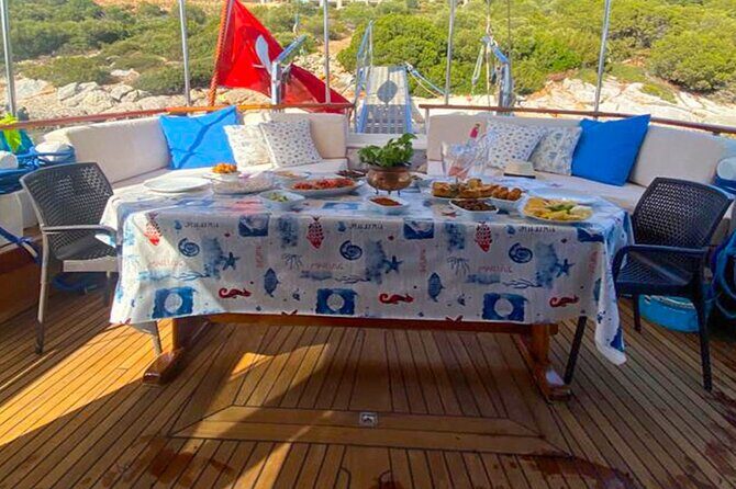 Private 6-Hour Boat Tour with Lunch in Bodrum Bays - Key Points