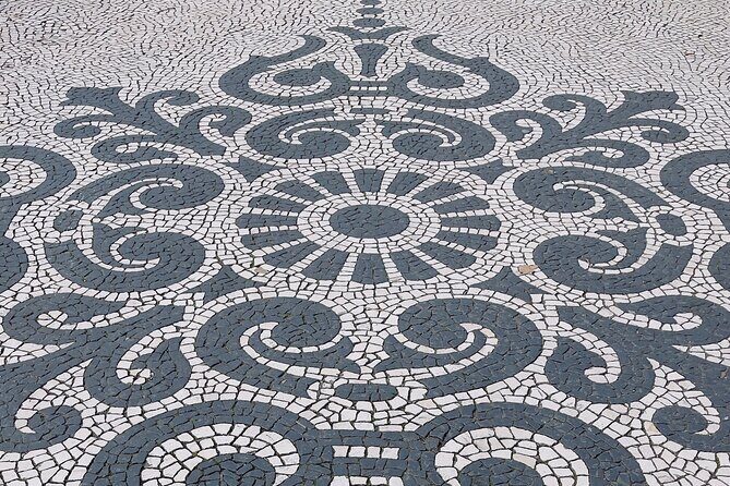 Private 6 or 10 Food Tasting and City Highlights Tour in Lisbon - An In-Depth Look at the Tour Experience