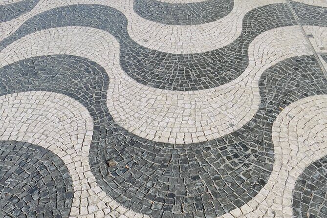 Private 6 or 10 Food Tasting and City Highlights Tour in Lisbon - FAQs