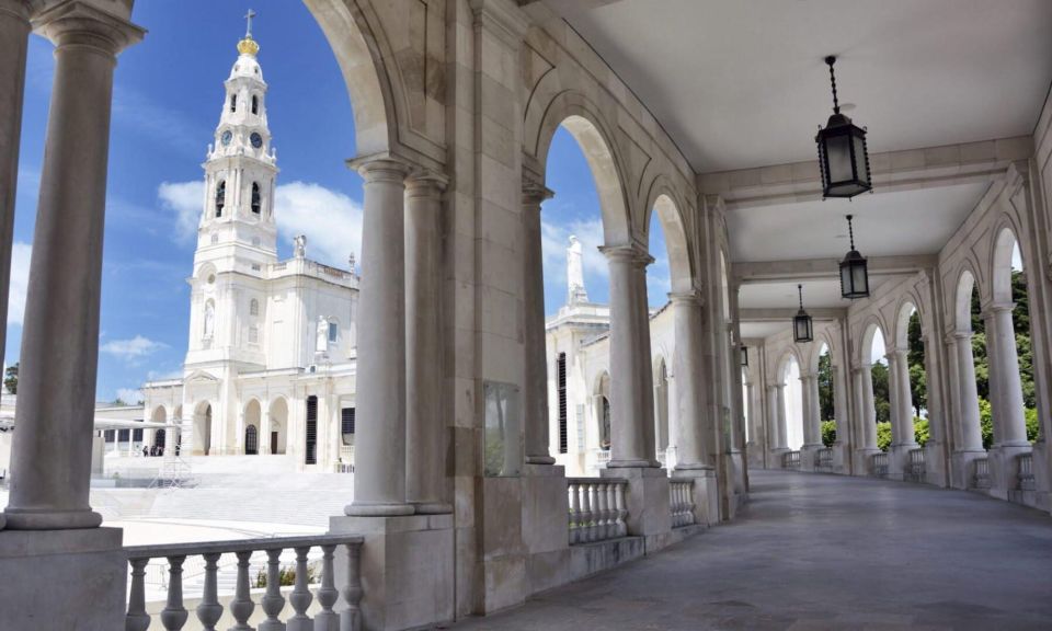 Private 8-Hour Tour to Fátima, Batalha, and Óbidos From Lisbon - Itinerary Highlights