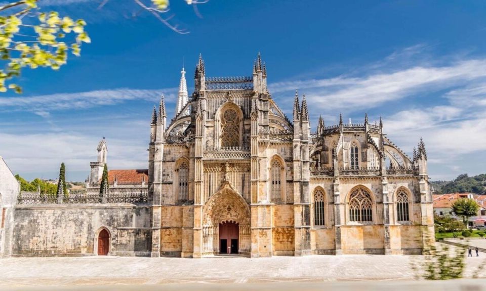 Private 8-Hour Tour to Fátima, Batalha, and Óbidos From Lisbon - Tour Experience