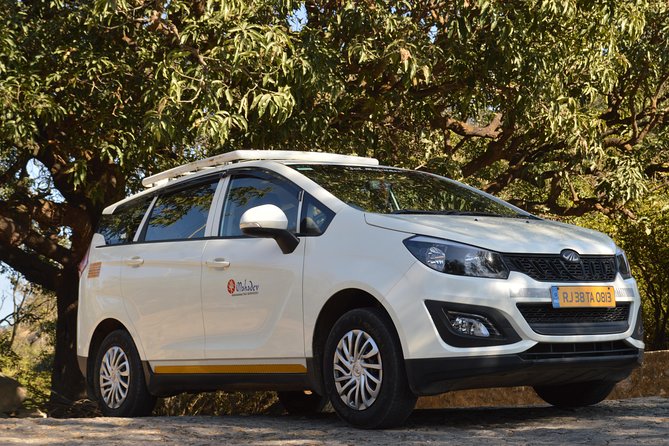 Private A/C Mount Abu Fullday Local Sight Seeing ( 6 Seat A/C Suv) - Vehicle Features