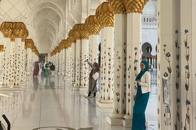 Private Abu Dhabi City Tour With Free Louver Museum Ticket - Experiencing the Louvre Abu Dhabi Museum