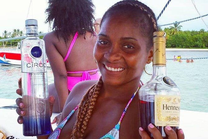 Private Adult Only Hip Hop Party Boat with Live DJ - The Music and Atmosphere