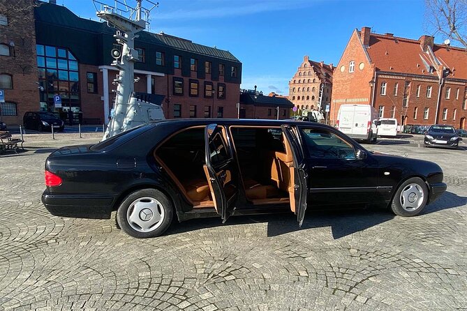 Private Airport Gdansk and Hotels Transfer up to 6 Guests - Customer Experience and Accessibility