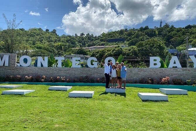 Private Airport Transfer from MBJ Jamaica to Hotels and Air BNB - Key Points