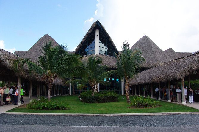 Private Airport Transfer Punta Cana Airport to or from Hotels - Who Should Consider This Transfer?