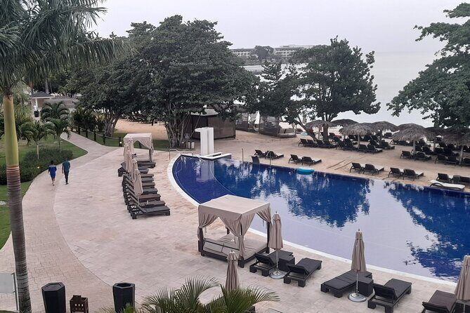 Private Airport Transfer to Negril Roundtrip - The Journey from Montego Bay to Negril