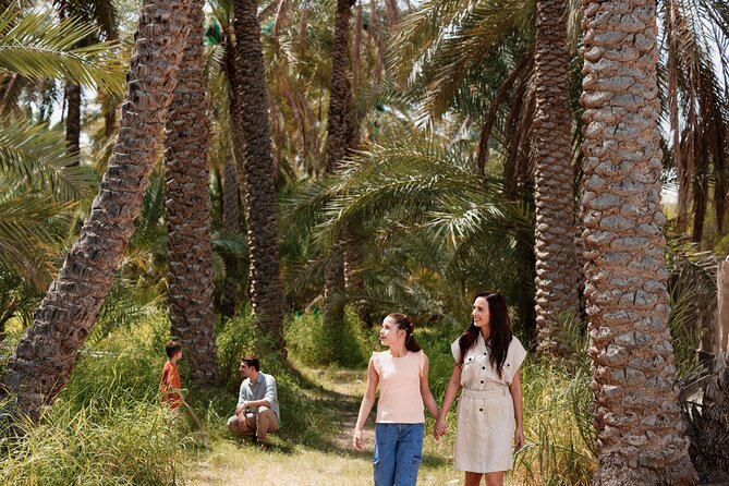 Private Al Ain Tour by 4x4 Vehicle With Zoo Tickets - Al Ain Palace Museum