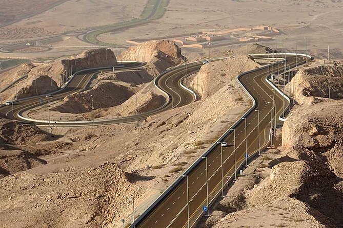 Private Al Ain Tour by 4x4 Vehicle With Zoo Tickets - Al Jahili Fort