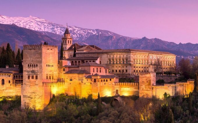 Private Alhambra Tour From Malaga & Surrounds - The Significance of the Generalife
