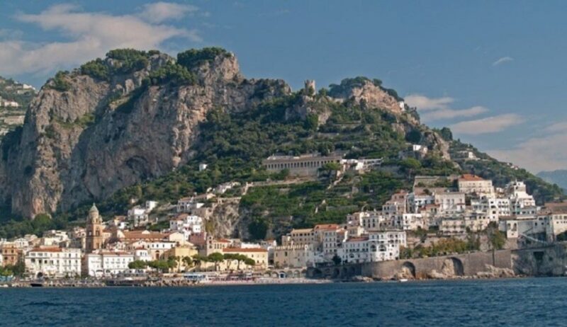 Private Amalfi Coast Boat Tour From Sorrento - The Experience: A Balancing Act of Views and Comfort