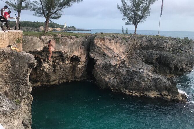 Private and Customized Tour to Negril From Montego Bay - FAQ