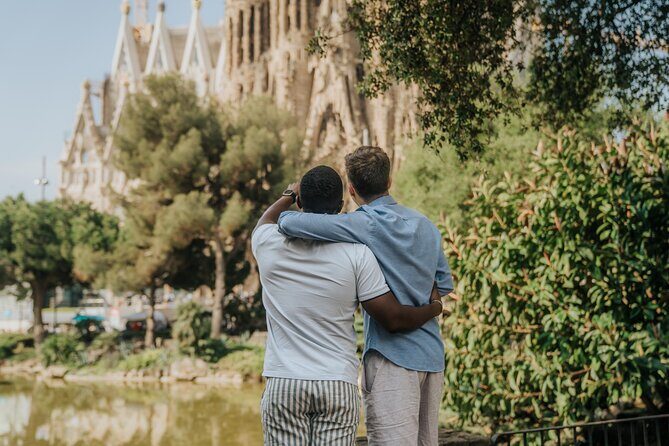 Private and Magical Photoshoot in Barcelona at Sagrada Familia - Why Consider a Photoshoot in Barcelona?