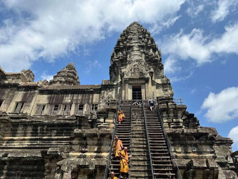 Private Angkor Wat Sunrise Tour with Lunch - Unveiling the Angkor Wat Sunrise Tour: A Journey Through Cambodia’s Iconic Temples