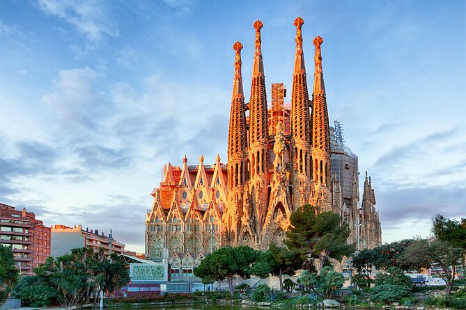 Private Arrival Transfer From El Prat Airport to Central Barcelona - Transportation Options Available