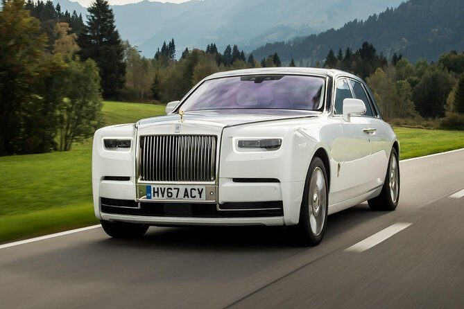 Private Arrival Transfer in a Luxury Rolls Royce from Heathrow Airport to Central London - The Value of Privacy and Convenience