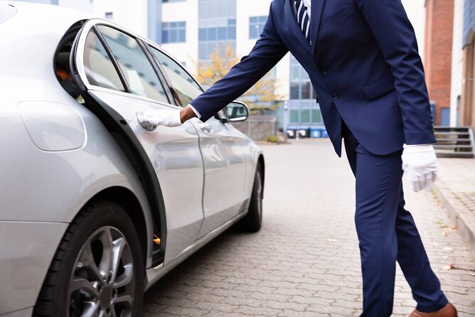 Private Arrival Transfer: Tan Son Nhat Airport to Ho Chi Minh City Hotels - Delays and Flight Changes
