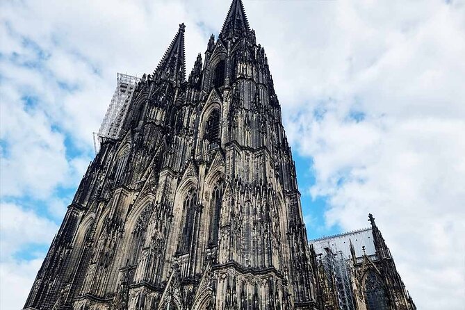 Private Audio Book City Rally Around Cologne Cathedral and the Old Town - Ask Away