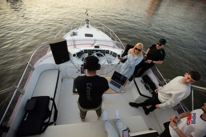 Private Bachelor or Bachelorette Party Cruise in Budapest - Key Points