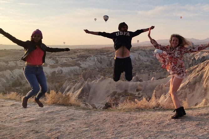 Private Balloon Sunrise Photography Tour in Göreme Love Valley - Tour Accessibility and Participation