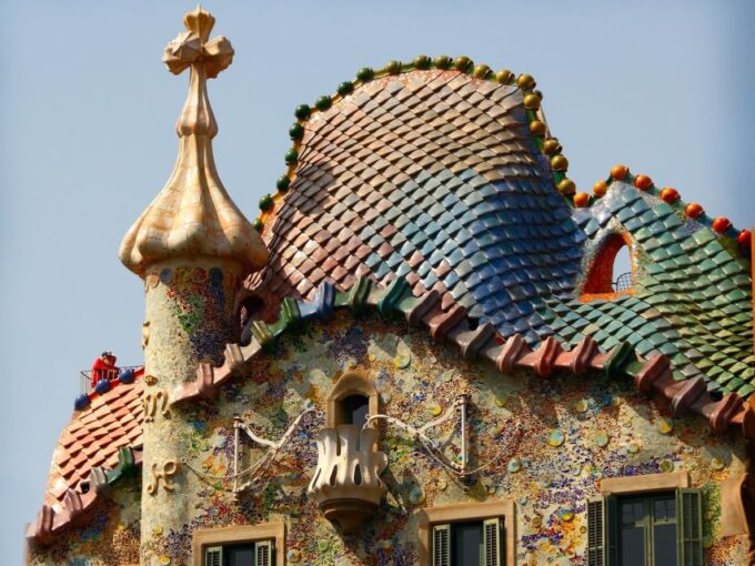 Private Barcelona Modernism and Gaudí Walking Tour - Important Details and Logistics