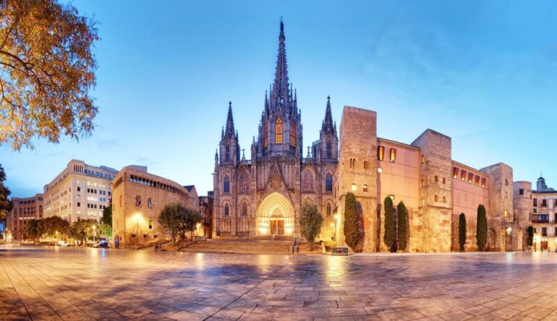 Private Barcelona Sagrada Familia Parc Guell Pedrera - Itinerary Highlights