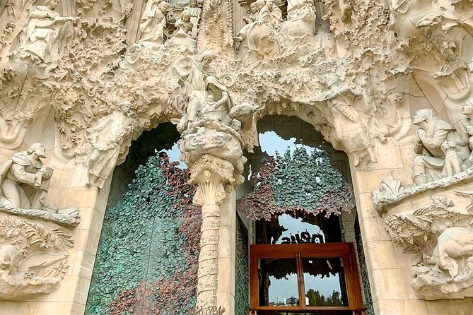 Private Barcelona'S Highlights Halfday Tour - Pick up Included - Payment Options